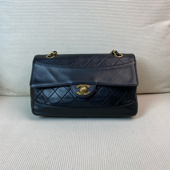 CHANEL Handbags - HOLD - CHANEL Vintage Black Lambskin Flap Bag Medium GHW
